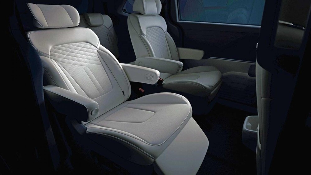 Hyundai Custo 2021 ra mắt, đối thủ nặng ký của Kia Sedona