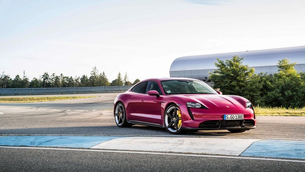 Porsche Taycan 2022 mới ra mắt lần đầu được trang bị tính năng hỗ trợ đỗ xe tự động Porsche Taycan 2022 mới ra mắt lần đầu được trang bị tính năng hỗ trợ đỗ xe tự động