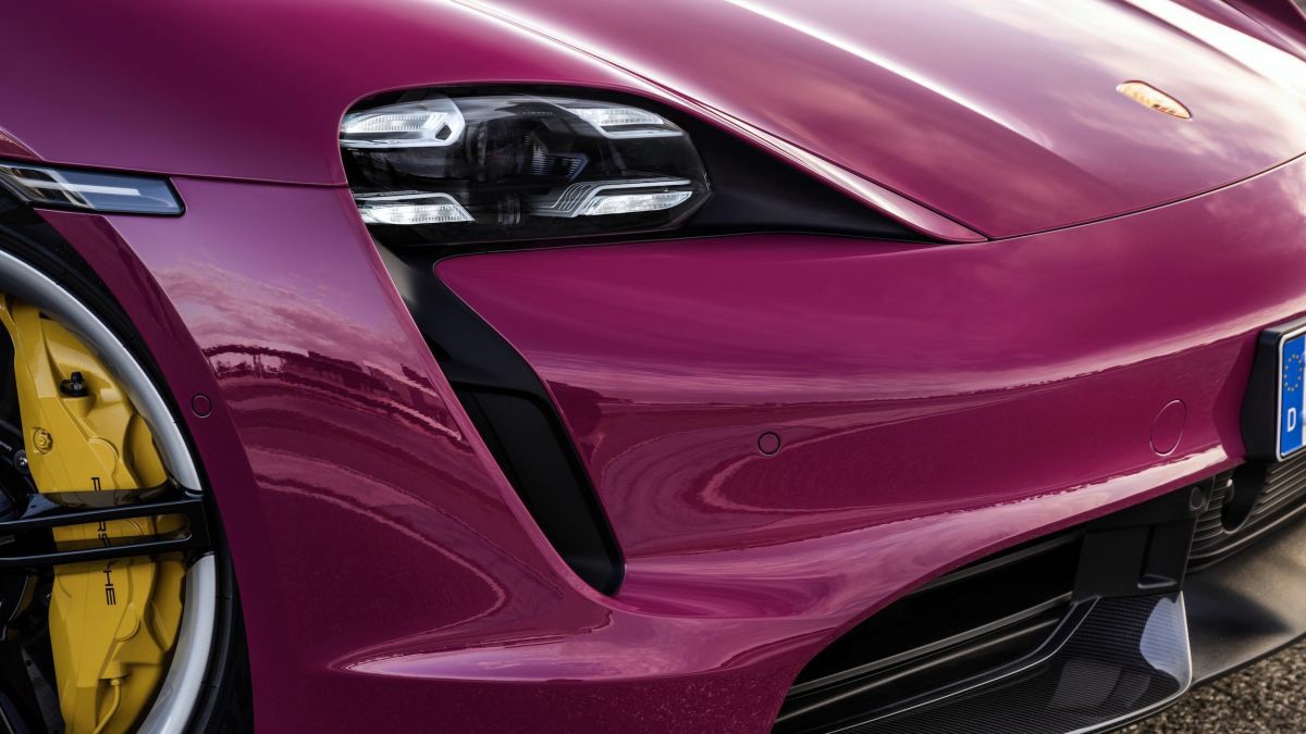 Porsche Taycan 2022 mới ra mắt lần đầu được trang bị tính năng hỗ trợ đỗ xe tự động Porsche Taycan 2022 mới ra mắt lần đầu được trang bị tính năng hỗ trợ đỗ xe tự động