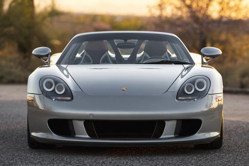 Siêu phẩm Porsche Carrera GT vượt ngưỡng đấu giá hơn 1 triệu USD Siêu phẩm Porsche Carrera GT vượt ngưỡng đấu giá hơn 1 triệu USD