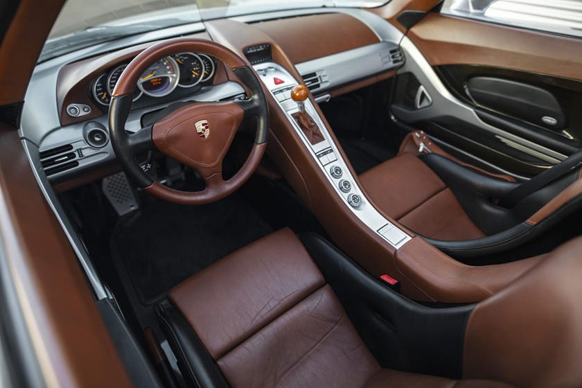Siêu phẩm Porsche Carrera GT vượt ngưỡng đấu giá hơn 1 triệu USD Siêu phẩm Porsche Carrera GT vượt ngưỡng đấu giá hơn 1 triệu USD