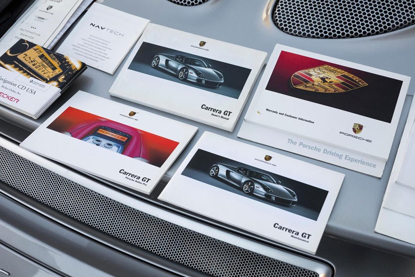Siêu phẩm Porsche Carrera GT vượt ngưỡng đấu giá hơn 1 triệu USD Siêu phẩm Porsche Carrera GT vượt ngưỡng đấu giá hơn 1 triệu USD