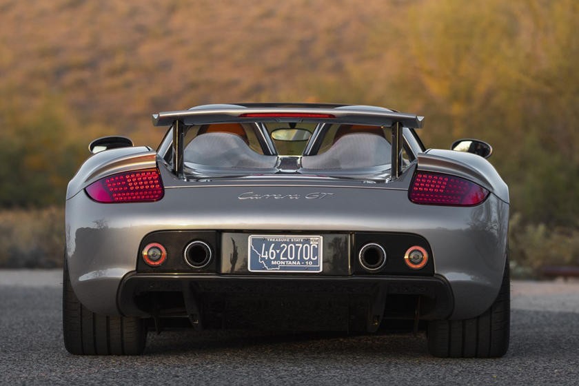 Siêu phẩm Porsche Carrera GT vượt ngưỡng đấu giá hơn 1 triệu USD Siêu phẩm Porsche Carrera GT vượt ngưỡng đấu giá hơn 1 triệu USD
