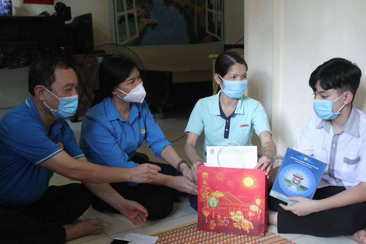 LĐLĐ TP Hà Nội hỗ trợ mua máy tính cho con công nhân, viên chức, lao động LĐLĐ TP Hà Nội hỗ trợ mua máy tính cho con công nhân, viên chức, lao động