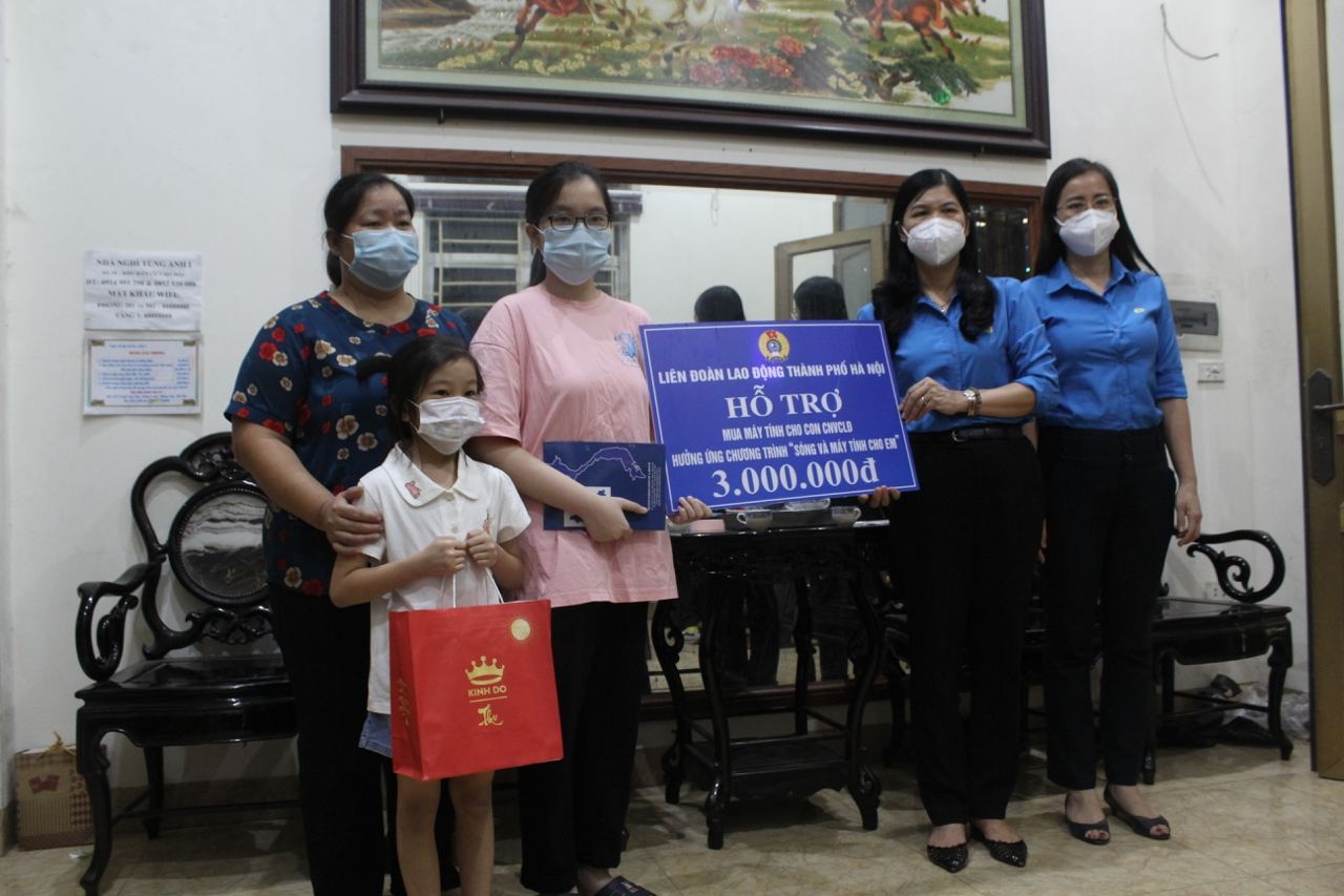 LĐLĐ TP Hà Nội hỗ trợ mua máy tính cho con công nhân, viên chức, lao động LĐLĐ TP Hà Nội hỗ trợ mua máy tính cho con công nhân, viên chức, lao động