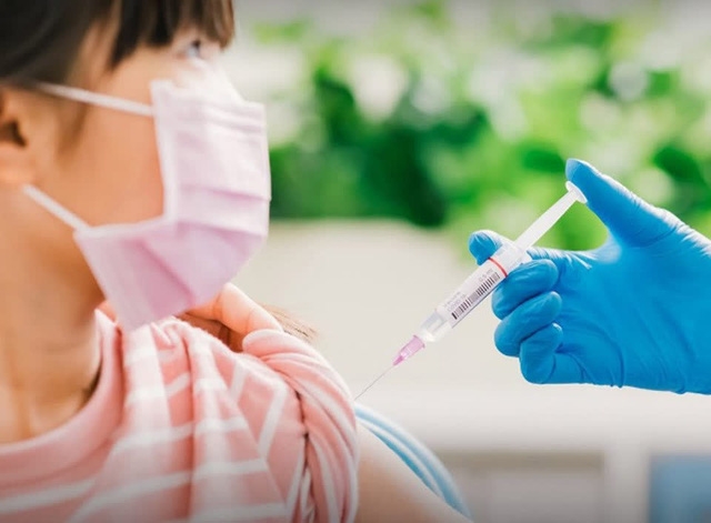 Trẻ từ 12-17 tuổi tiêm vắc-xin COVID-19: Cha mẹ cần lưu ý những gì? Trẻ từ 12-17 tuổi tiêm vắc-xin COVID-19: Cha mẹ cần lưu ý những gì?