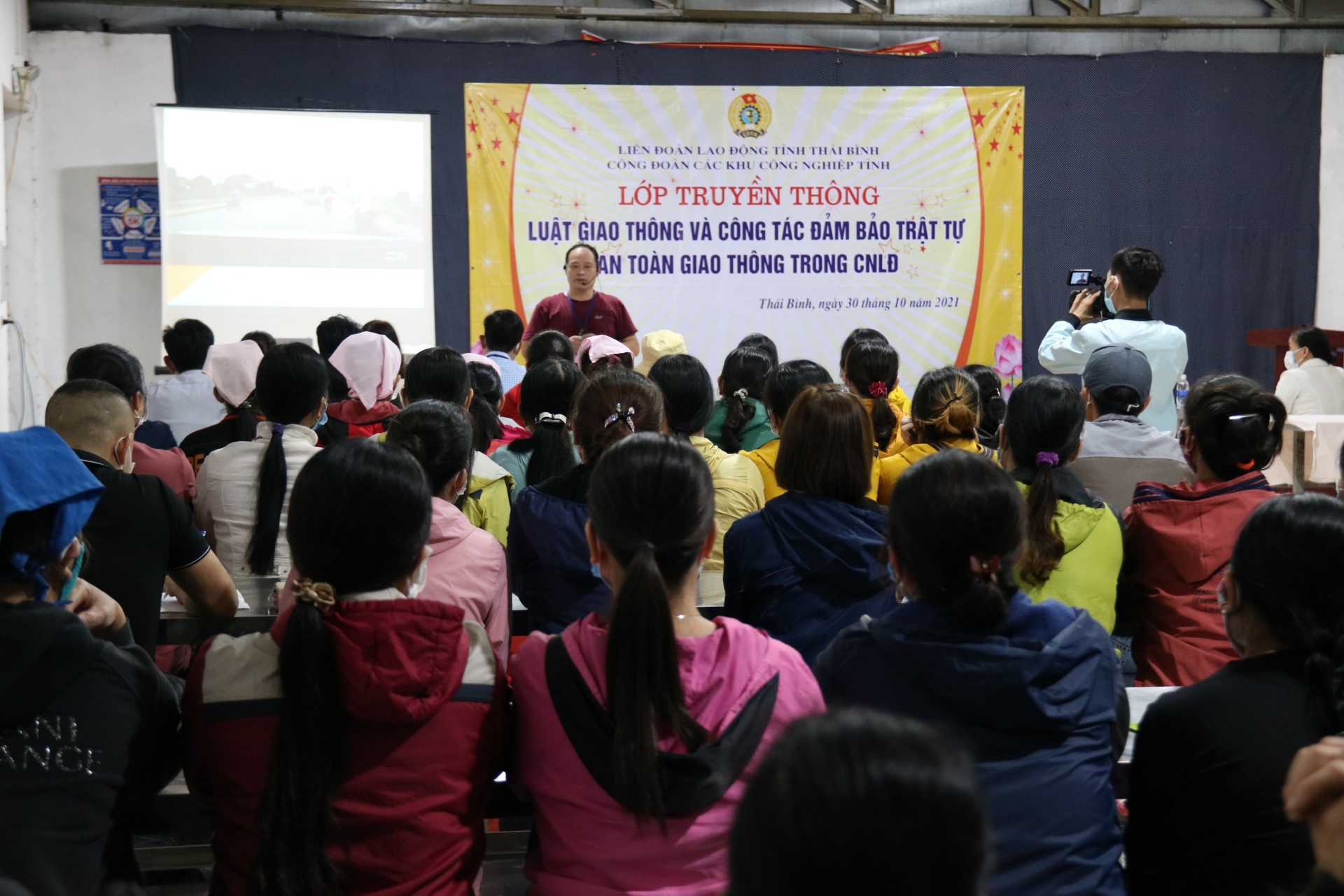 Thái Bình: Truyền thông về an toàn giao thông cho 400 công nhân, lao động