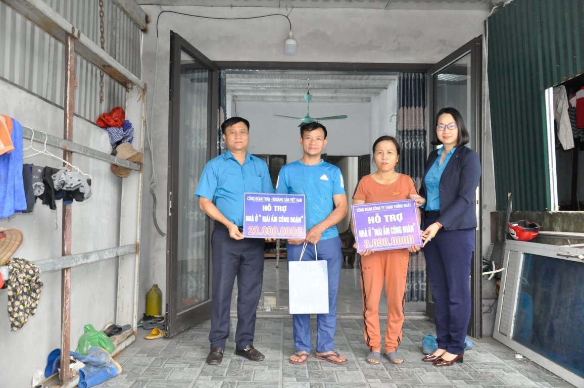 Công đoàn Than Thống Nhất - TKV hỗ trợ sửa chữa nhà cho công nhân gặp khó khăn Công đoàn Than Thống Nhất - TKV hỗ trợ sửa chữa nhà cho công nhân gặp khó khăn