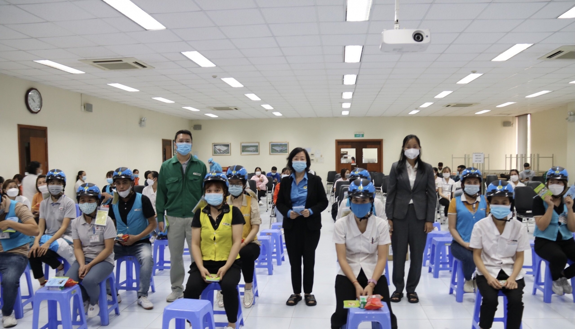 Thái Bình: Đẩy mạnh tiêm vắc xin cho công nhân lao động để đảm bảo sản xuất