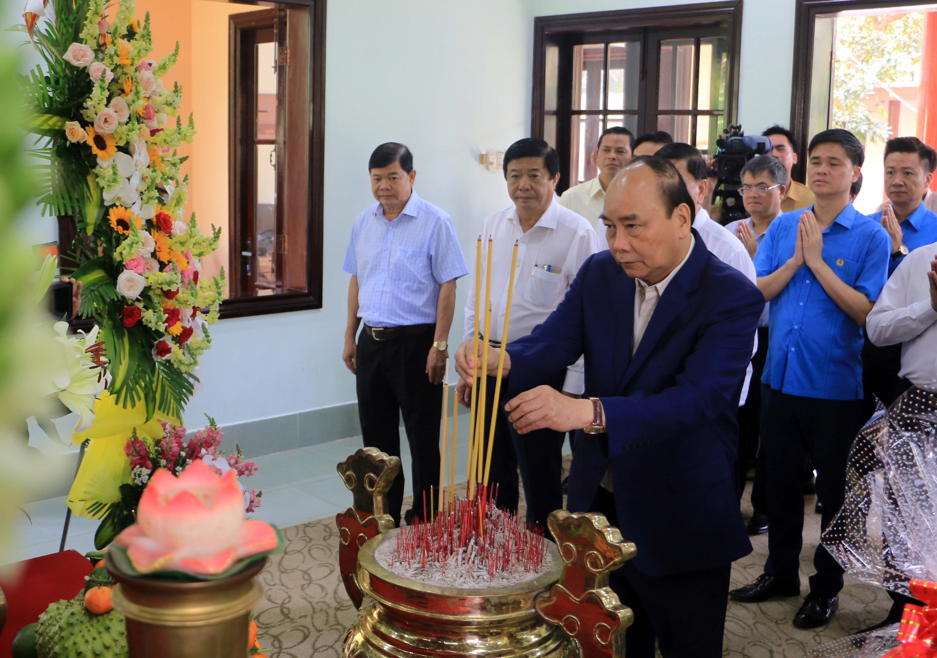 “Tết sum vầy, Mừng Xuân Ơn Đảng, Tết vì người nghèo”, sẻ chia với công nhân tet sum vay mu ng xuan on da ng te t vi nguo i nghe o se chia voi cong nhan