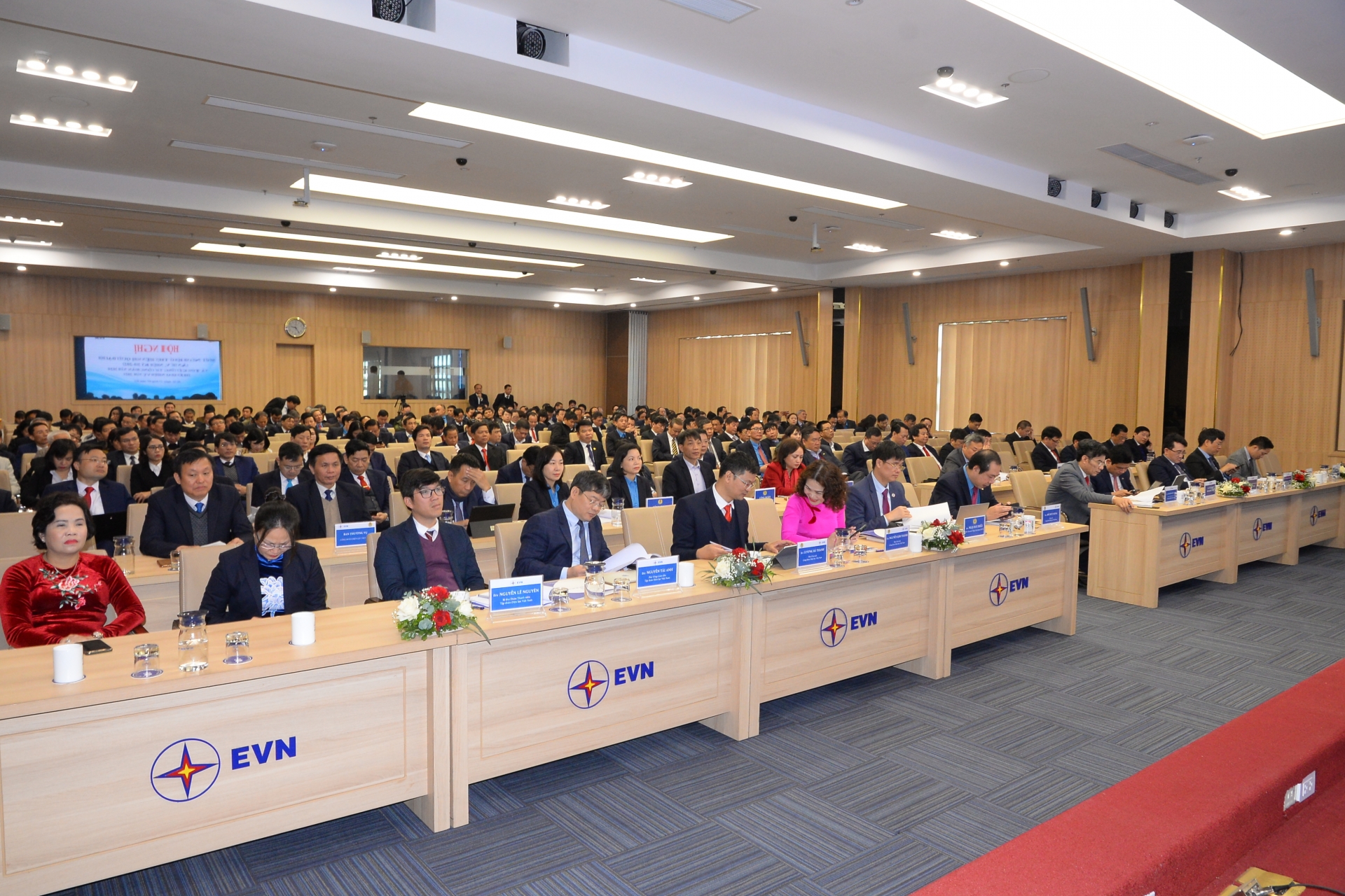 Công đoàn Điện lực Việt Nam đón nhận Cờ thi đua Chính phủ Công đoàn Điện lực Việt Nam đón nhận Cờ thi đua Chính phủ