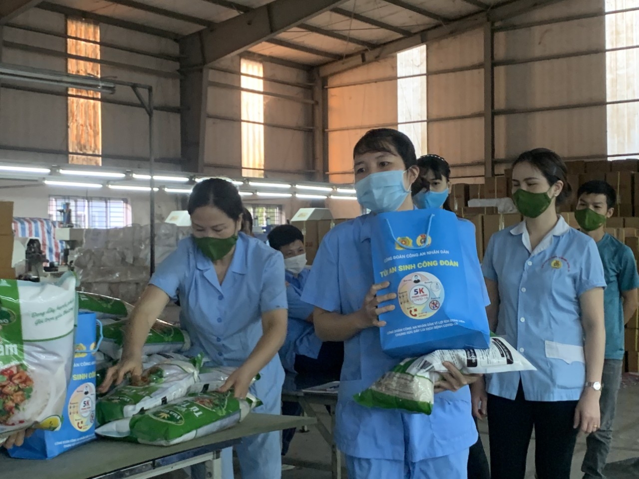 Đảm bảo tháng lương thứ 13 và chi lương bổ sung cho người lao động dịp Tết Đảm bảo tháng lương thứ 13 và chi lương bổ sung cho người lao động dịp Tết