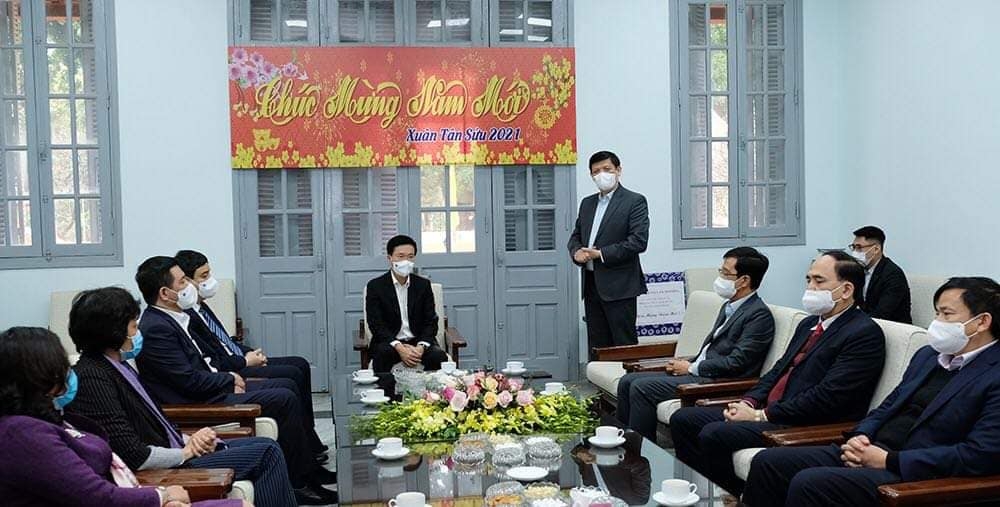 “Cán bộ Viện Vệ sinh Dịch tễ Trung ương lao động không mệt mỏi, xuyên Tết, xuyên đêm”