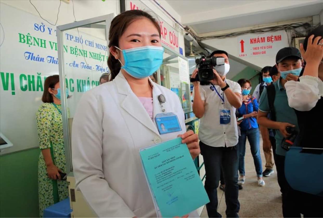 Ghi nhận các ca bị sốc phản vệ và phản ứng phụ với vắc xin Covid-19