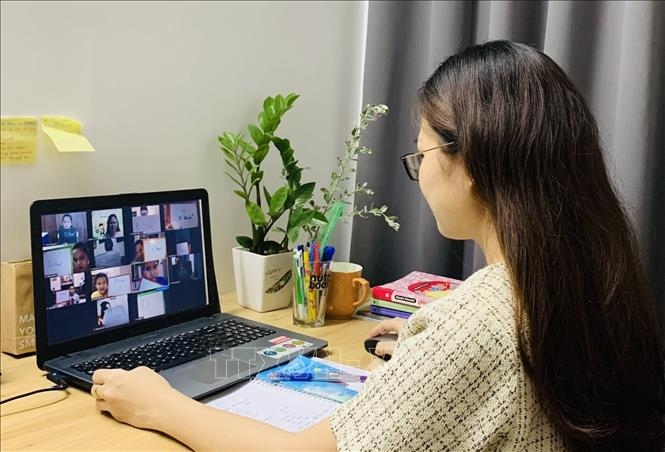 Giáo viên bị trừ điểm thi đua vì mắc F0: Quy trình cứng nhắc, vô cảm! Giáo viên bị trừ điểm thi đua vì mắc F0: Quy trình cứng nhắc, vô cảm!