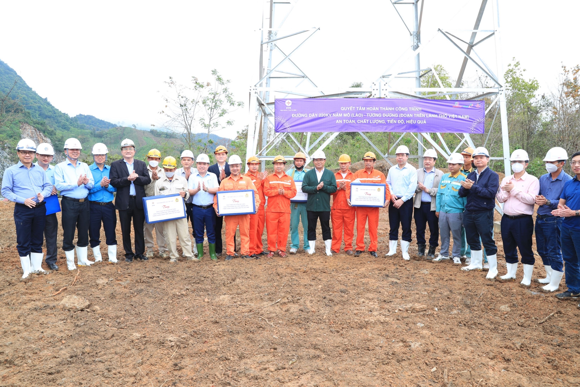 Đảm bảo an toàn, chất lượng, tiến độ dự án đường dây 220kV Nậm Mô - Tương Dương