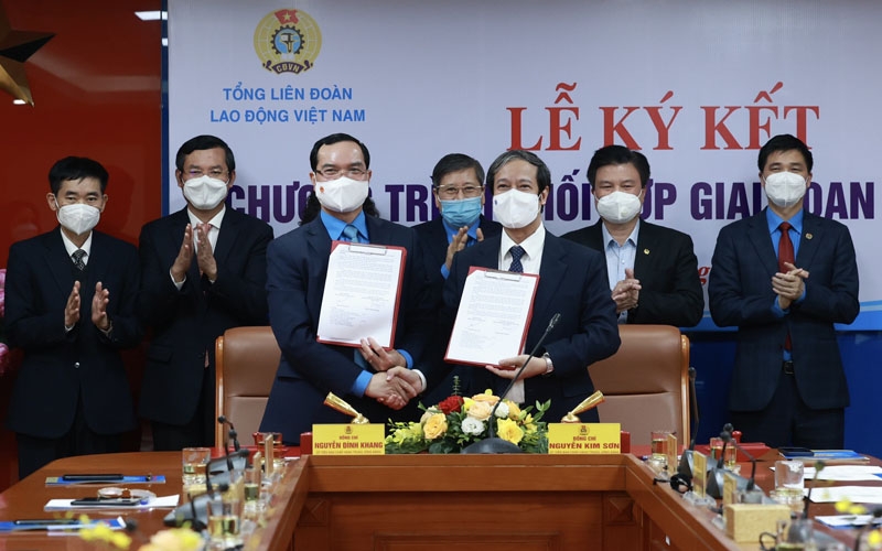 Tổng LĐLĐ Việt Nam hướng dẫn thực hiện chủ đề hoạt động Công đoàn năm 2022 Tổng LĐLĐ Việt Nam hướng dẫn thực hiện chủ đề hoạt động Công đoàn năm 2022