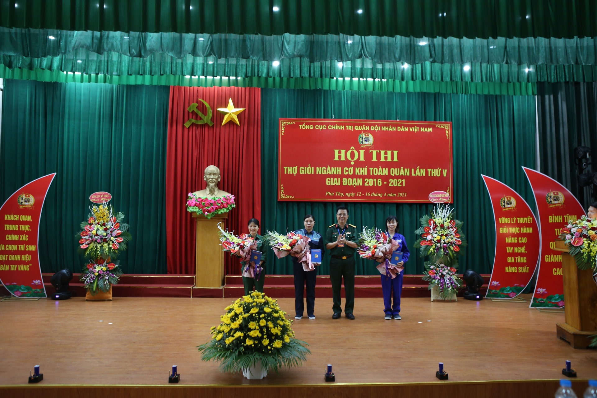 Khai mạc Hội thi “Thợ giỏi ngành Cơ khí toàn quân" lần thứ V giai đoạn 2016 - 2021