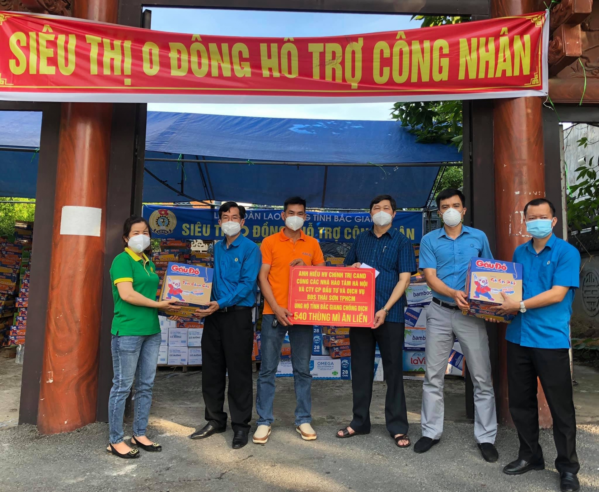 Thêm 6 siêu thị "0 đồng" cấp nhu yếu phẩm miễn phí cho công nhân vùng dịch