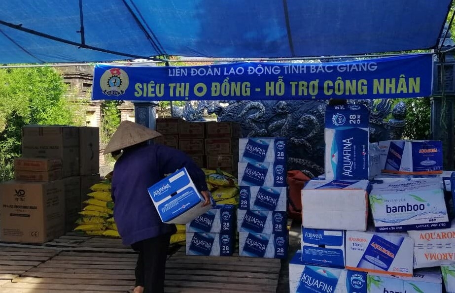 Thêm 6 siêu thị "0 đồng" cấp nhu yếu phẩm miễn phí cho công nhân vùng dịch