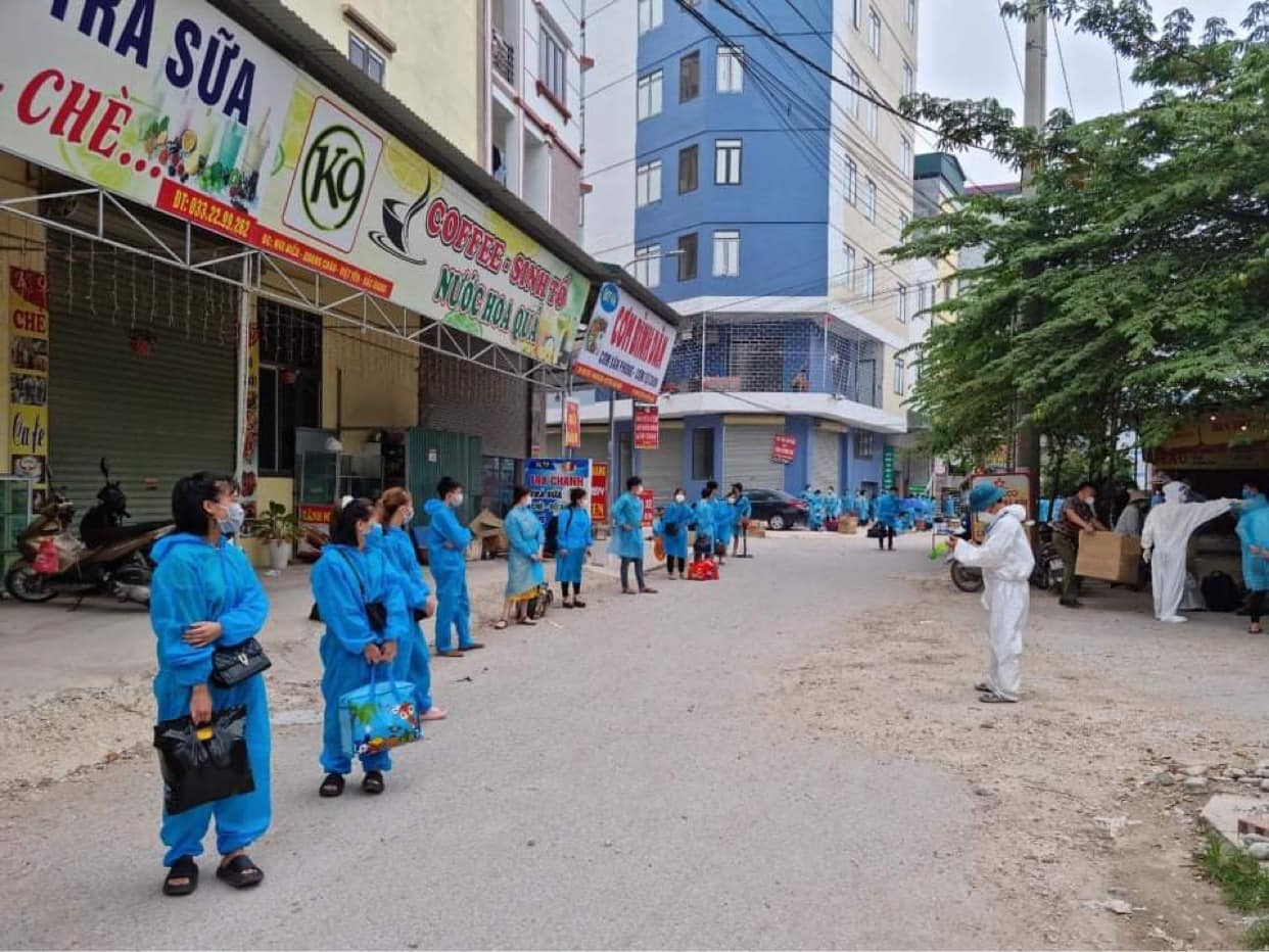 Di chuyển 7.000 công nhân thôn Núi Hiểu nhằm giảm áp lực phòng, chống dịch Di chuyển 7.000 công nhân thôn Núi Hiểu nhằm giảm áp lực phòng, chống dịch