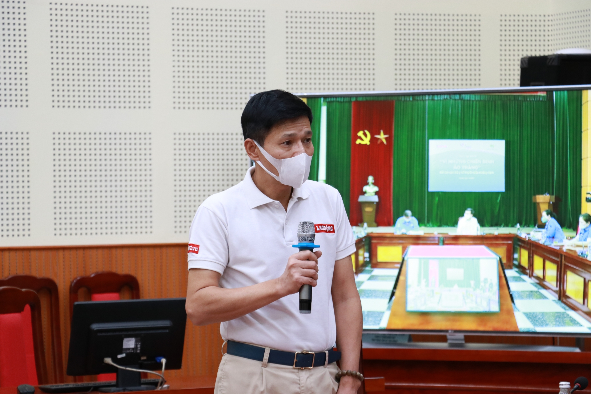 Tiếp nhận 500 triệu đồng hỗ trợ lực lượng y tế tuyến đầu chống dịch Tiếp nhận 500 triệu đồng hỗ trợ lực lượng y tế tuyến đầu chống dịch