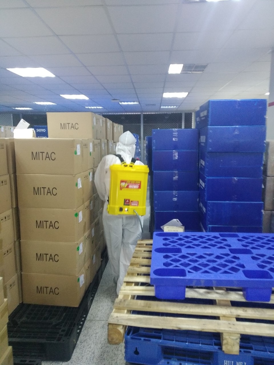 Công đoàn Công ty Hosiden ủng hộ 300 triệu đồng vào Quỹ vaccine