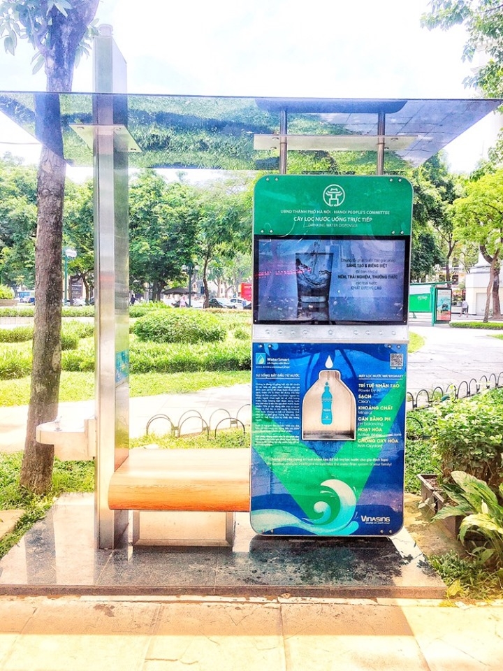 Hết bị cơn khát hành hạ nhờ cây lọc nước thông minh