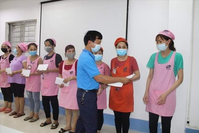 Lao động ảnh hưởng bởi dịch Covid-19 chỉ cần tham gia BHXH bắt buộc là được xét hỗ trợ