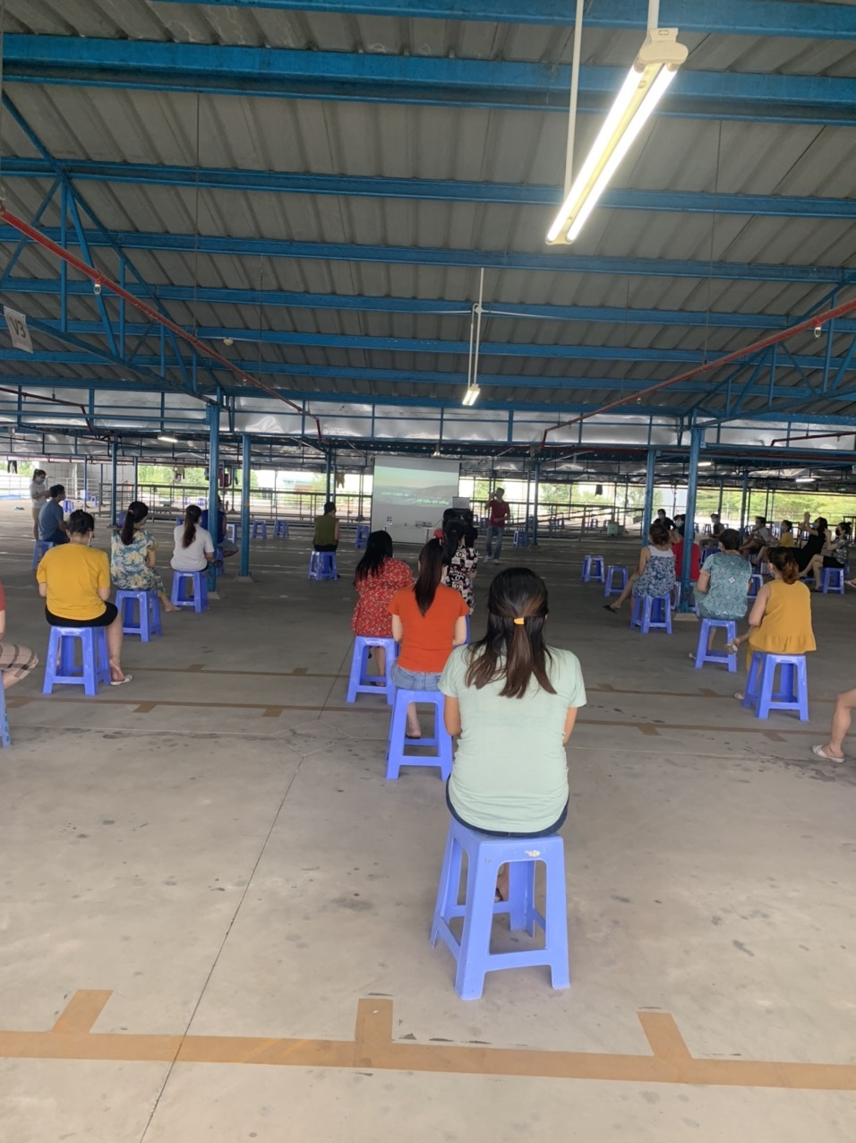 Tiền hỗ trợ công nhân Tiền hỗ trợ công nhân