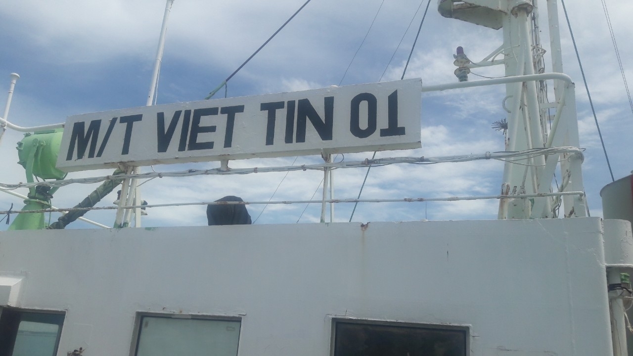 Mừng hụt nhiều lần, thuyền viên tàu Việt Tín 01 dự kiến rời tàu trong 2 - 3 ngày tới 0930 3316 z1977698587441 1cc1a0b28444fc7c2ad784807e3e6c45