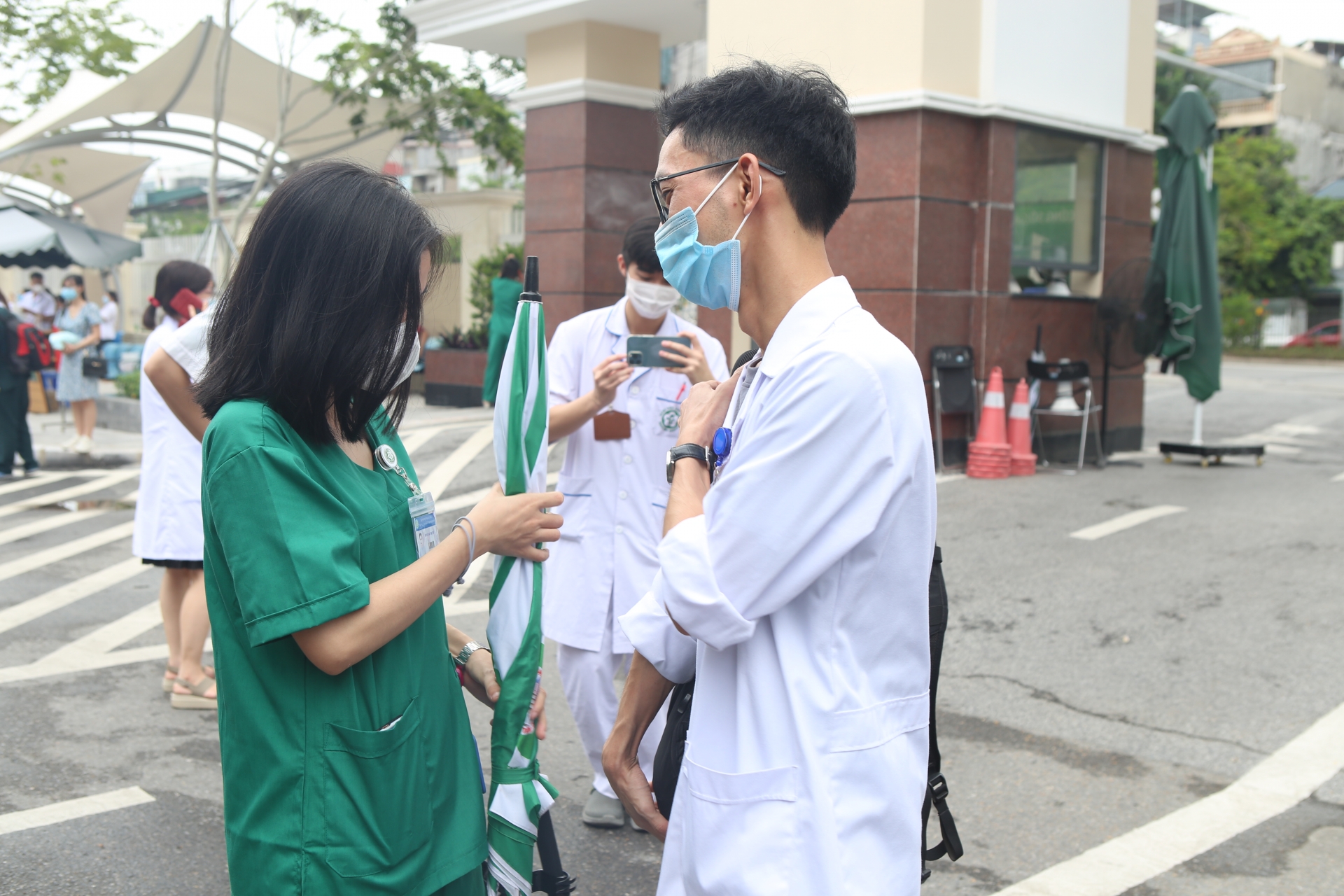 Vào “chảo lửa”, chúng em hi vọng dịch bệnh sớm được đẩy lùi!