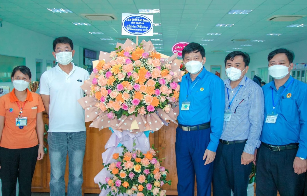 LĐLĐ tỉnh Nghệ An chúc mừng các doanh nghiệp nhân Ngày Doanh nhân Việt Nam LĐLĐ tỉnh Nghệ An chúc mừng các doanh nghiệp nhân Ngày Doanh nhân Việt Nam