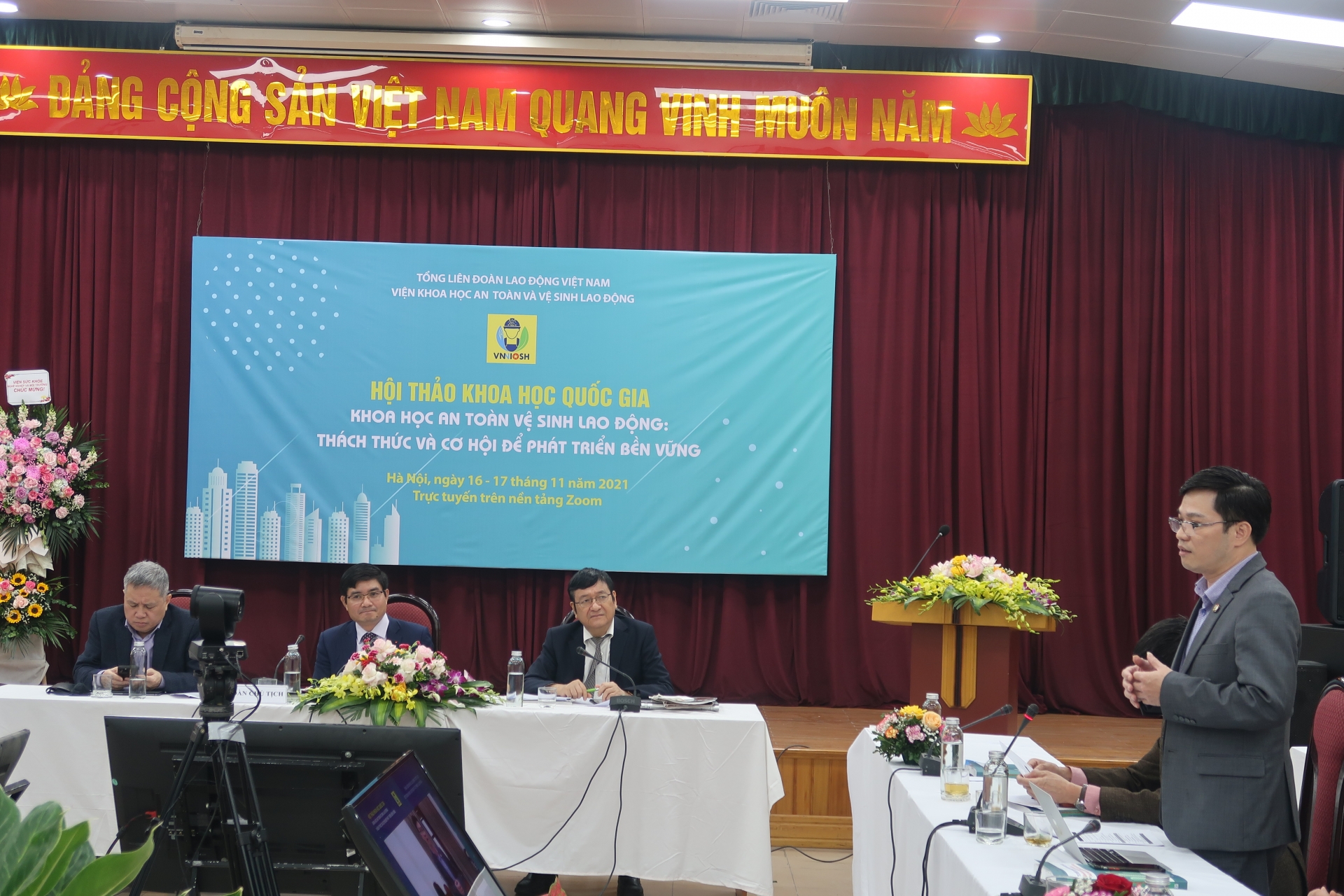 Hội thảo "Khoa học ATVSLĐ: Thách thức và cơ hội để phát triển bền vững"