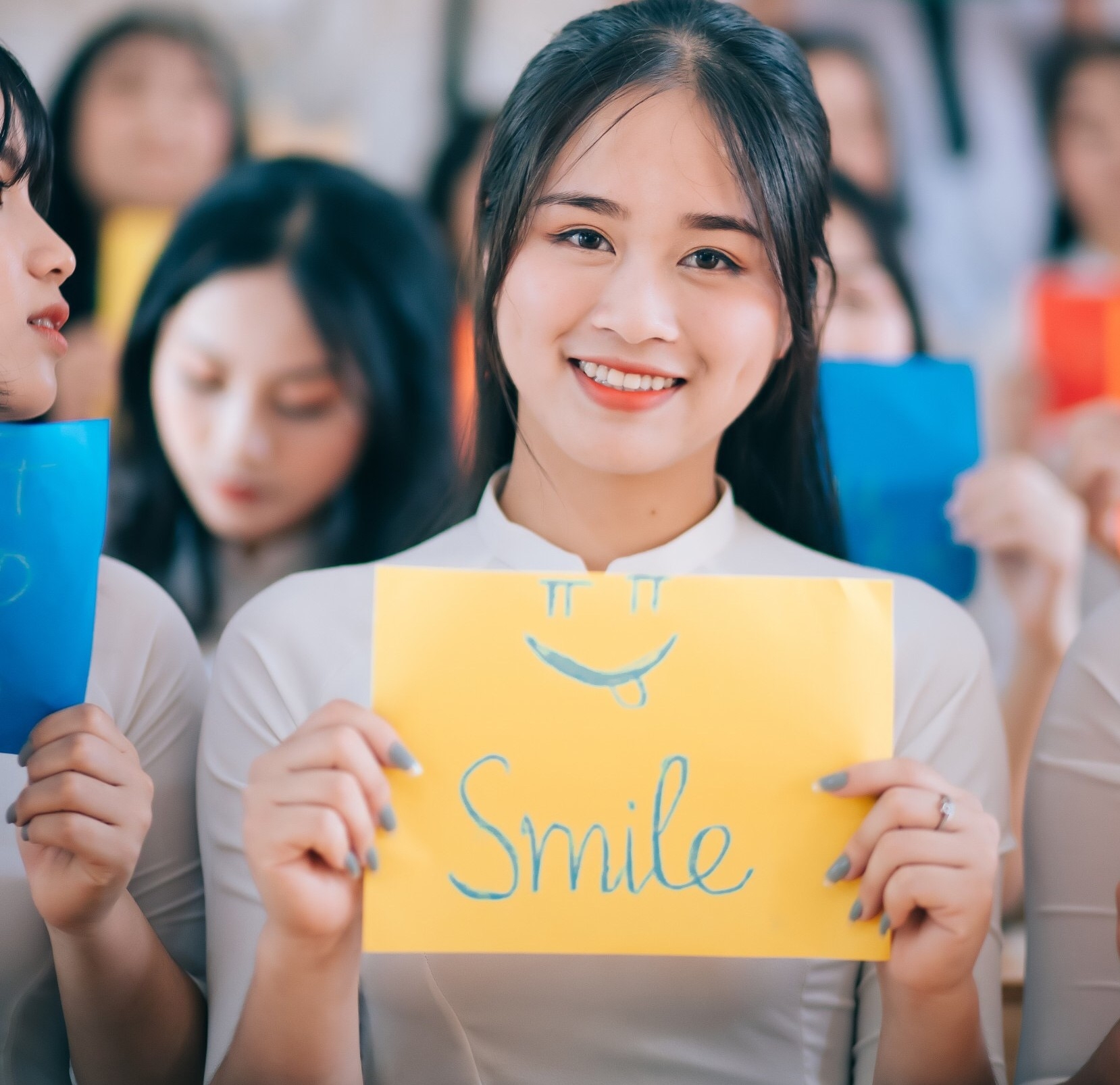 Phạm Thị Thảo Nguyên - cô gái xinh xắn với quan niệm về nụ cười Phạm Thị Thảo Nguyên - cô gái xinh xắn với quan niệm về nụ cười