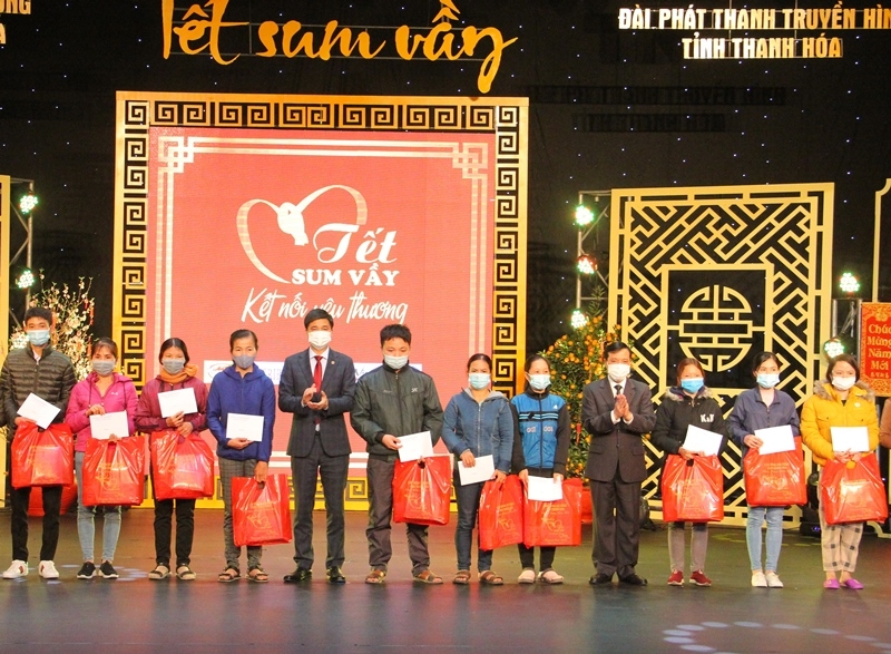 Công đoàn Thanh Hóa đạt kết quả toàn diện, nổi bật trong năm 2021 Công đoàn Thanh Hóa đạt kết quả toàn diện, nổi bật trong năm 2021