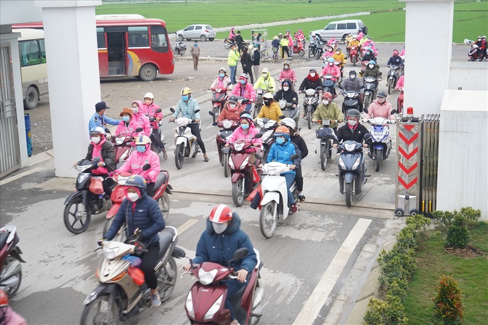 Công đoàn Nghệ An đón công nhân Công ty Viet Glory đi làm trở lại Công đoàn Nghệ An đón công nhân Công ty Viet Glory đi làm trở lại