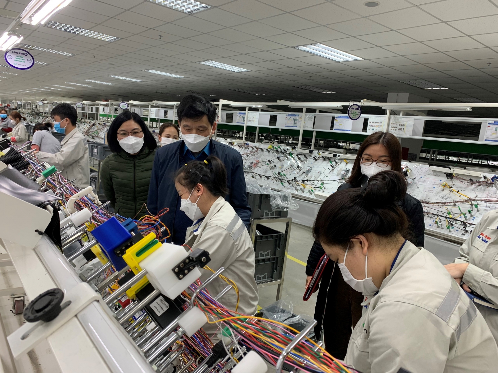 Mức lương công nhân tại các KCN Nghệ An chưa “tiệm cận” được mức sống tối thiểu