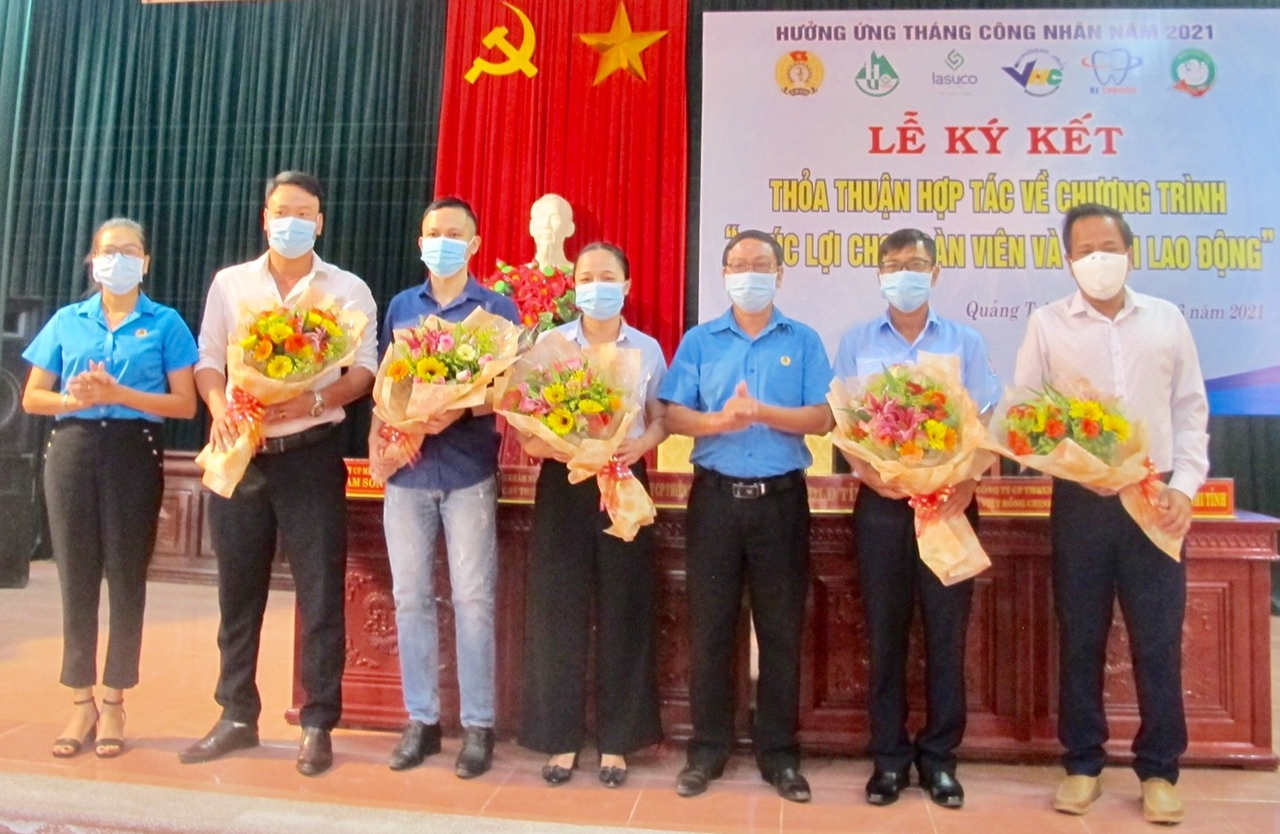 LĐLĐ tỉnh Quảng Trị ký kết chương trình phúc lợi đoàn viên LĐLĐ tỉnh Quảng Trị ký kết chương trình phúc lợi đoàn viên