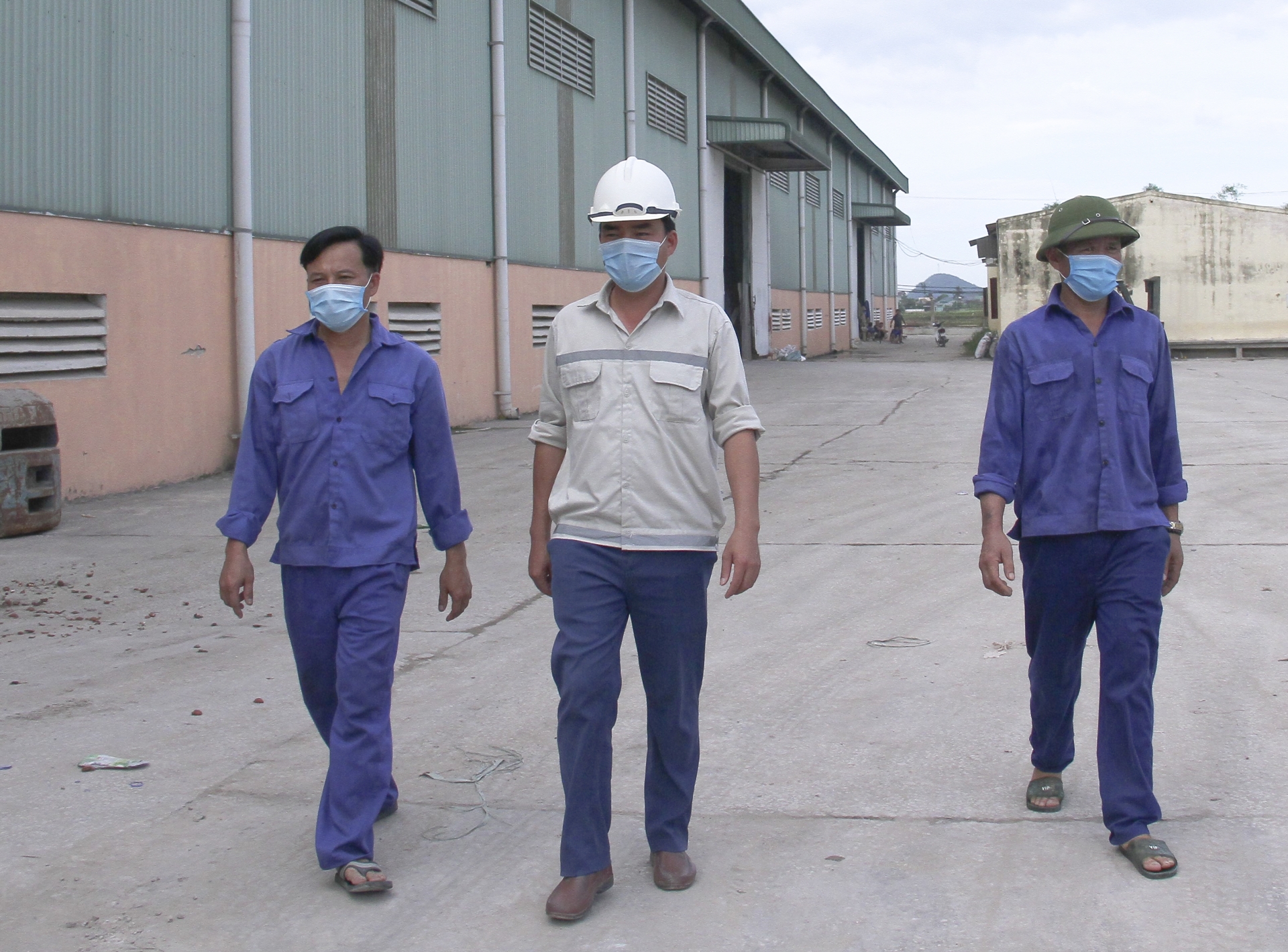 Chuyện công ty cho người lao động vay tiền để trang trải cuộc sống