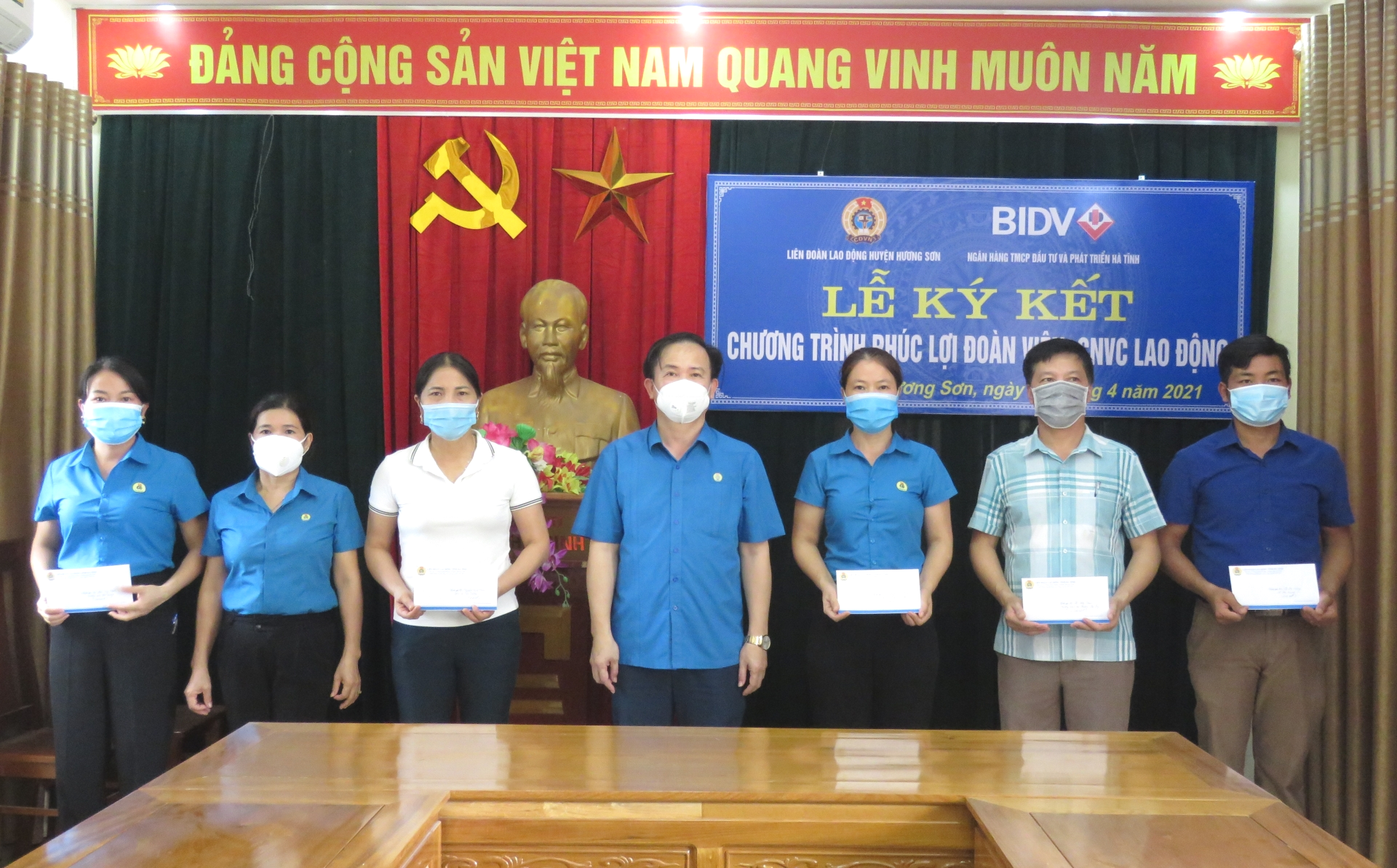 Hà Tĩnh: Cán bộ y tế tuyến đầu và đoàn viên, người lao động cảm ơn tổ chức Công đoàn