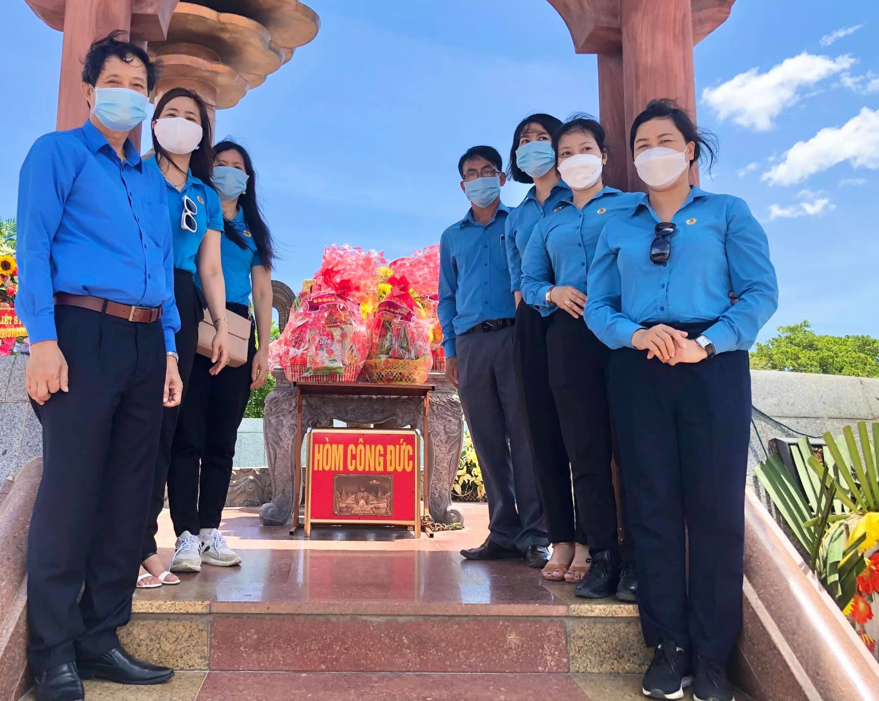 LĐLĐ tỉnh Quảng Trị dâng hương tưởng nhớ các anh hùng liệt sĩ