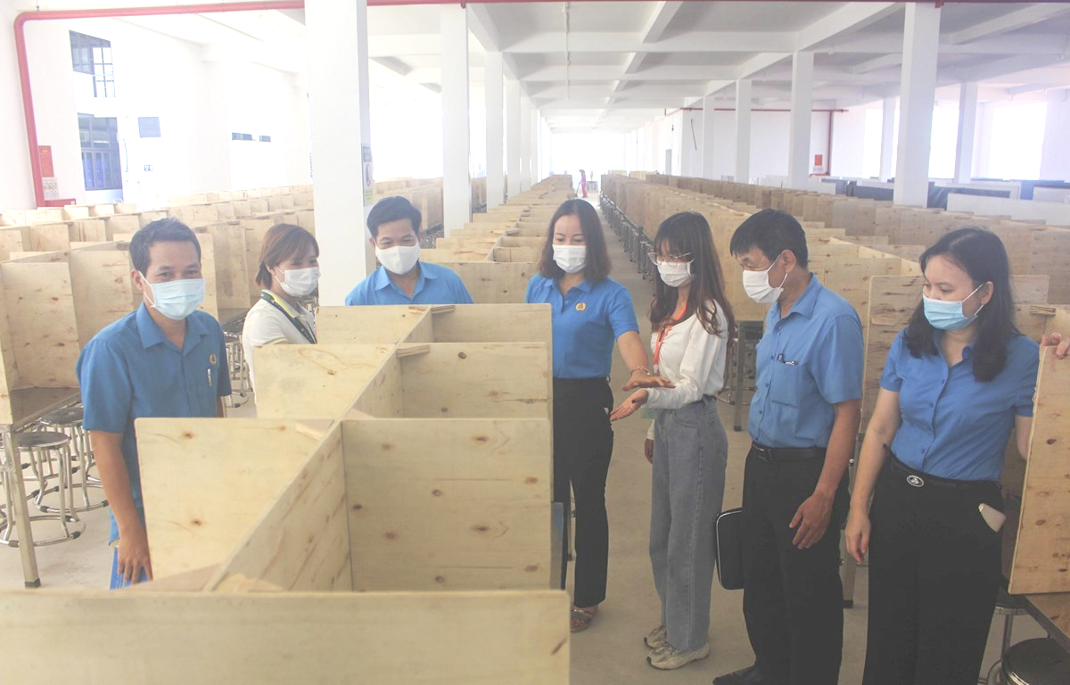 Công đoàn Thanh Hóa thực hiện hiệu quả công tác phòng chống dịch bệnh Công đoàn Thanh Hóa thực hiện hiệu quả công tác phòng chống dịch bệnh