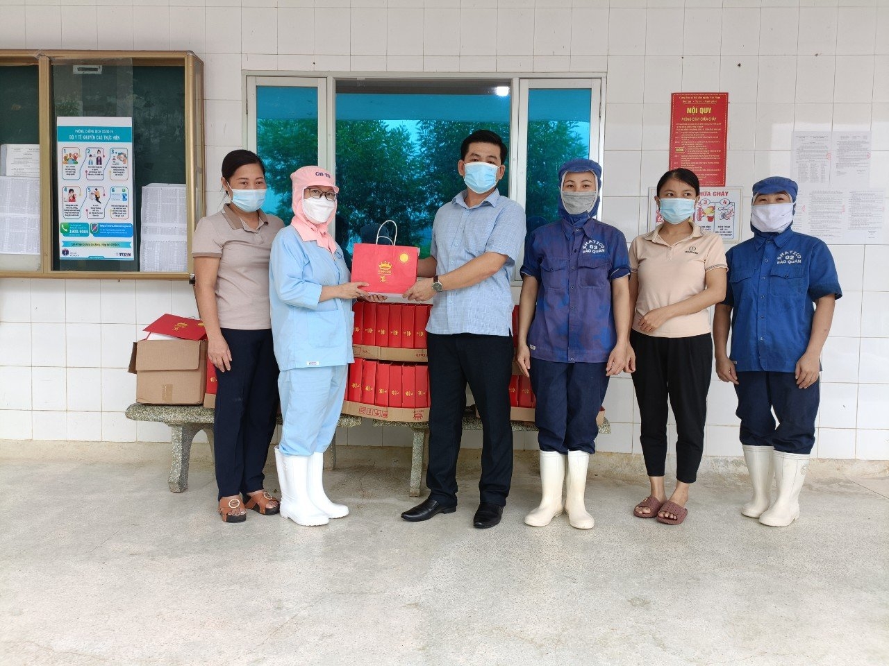 Công đoàn Hà Tĩnh đưa Tết Trung thu đến với con đoàn viên, người lao động