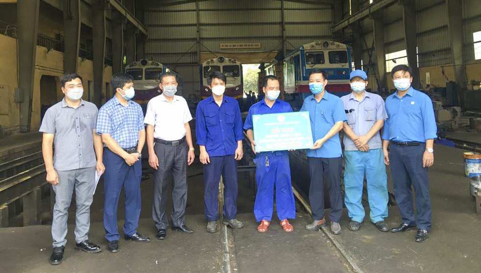 Công đoàn Đường sắt Việt Nam hỗ trợ cho người lao động gặp khó khăn do dịch bệnh