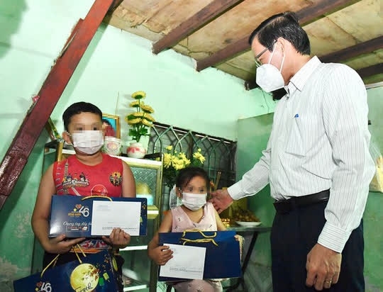 TP. HCM cam kết chăm lo toàn bộ trẻ em mồ côi do COVID-19 TP. HCM cam kết chăm lo toàn bộ trẻ em mồ côi do COVID-19