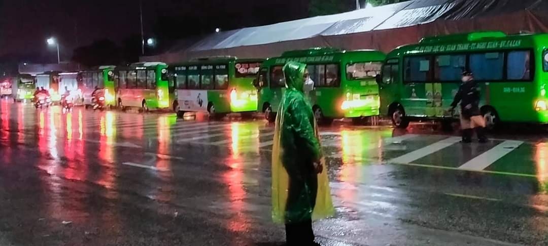 Người lao động Nghệ An tự phát về quê được cách ly như thế nào? Người lao động Nghệ An tự phát về quê được cách ly như thế nào?