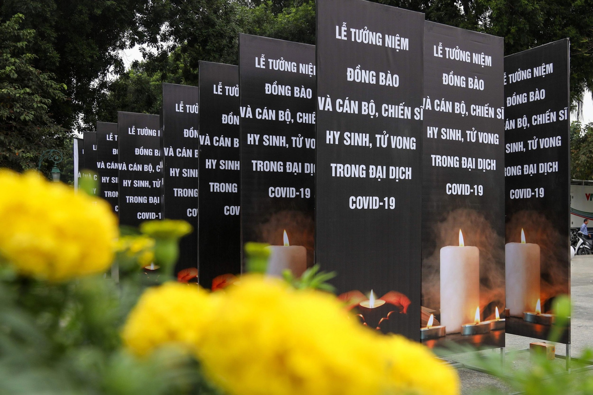 Hôm nay, tưởng niệm đồng bào tử vong trong đại dịch Covid-19 Hôm nay, tưởng niệm đồng bào tử vong trong đại dịch Covid-19