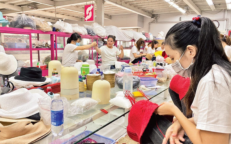 Tết Nguyên đán 2022, người lao động nào sẽ được nhận 300.000 đồng?