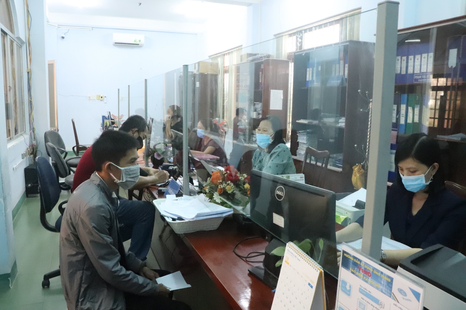 BHXH Việt Nam 'thúc' tiến độ hỗ trợ người lao động từ Quỹ BHTN BHXH Việt Nam 'thúc' tiến độ hỗ trợ người lao động từ Quỹ BHTN